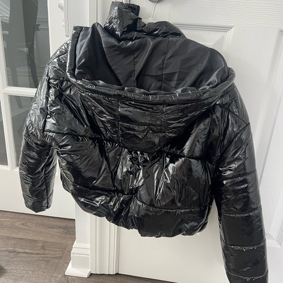 Boohoo cropped faux leather bubble jacket - Picture 2 of 3